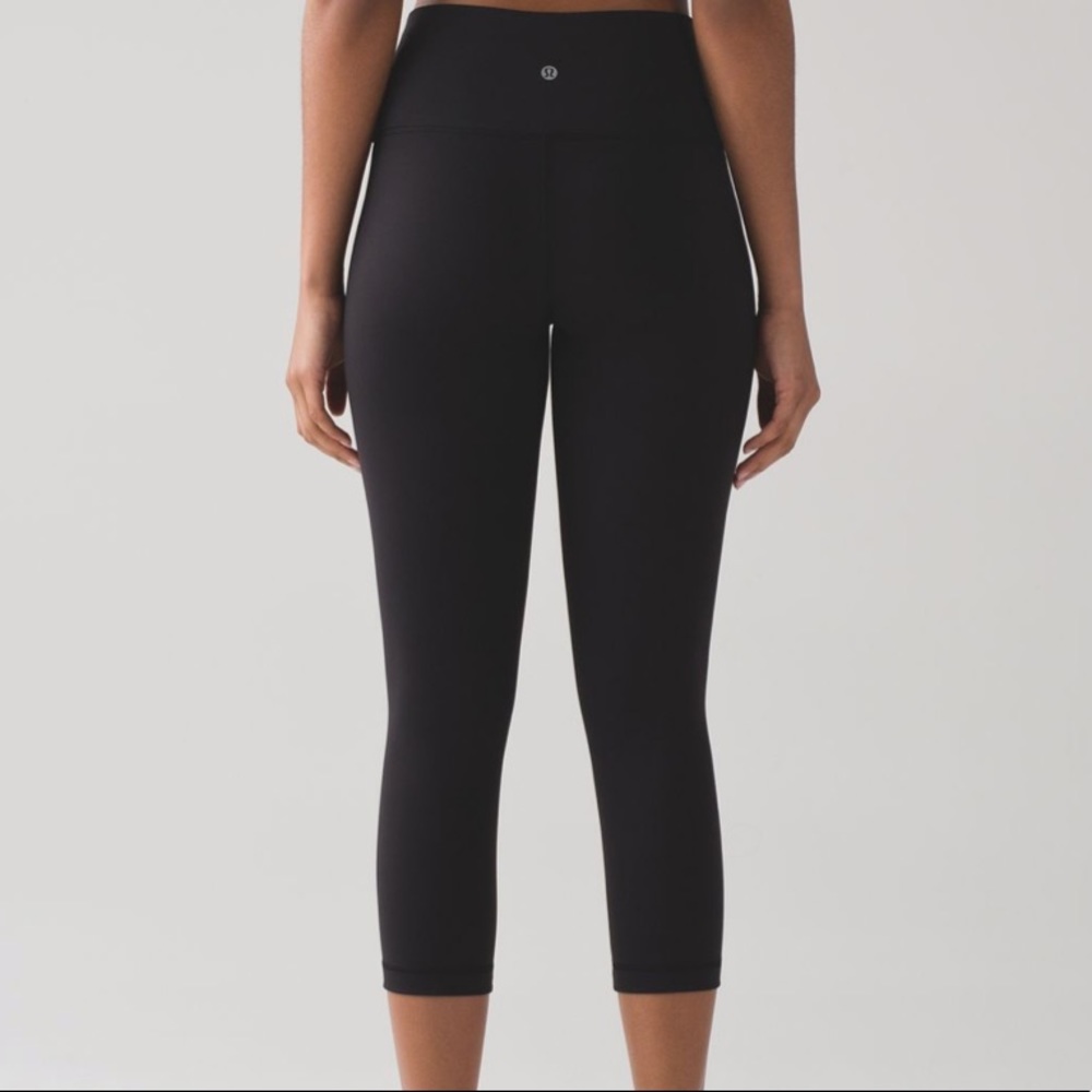 Black Wunder Under High Rise